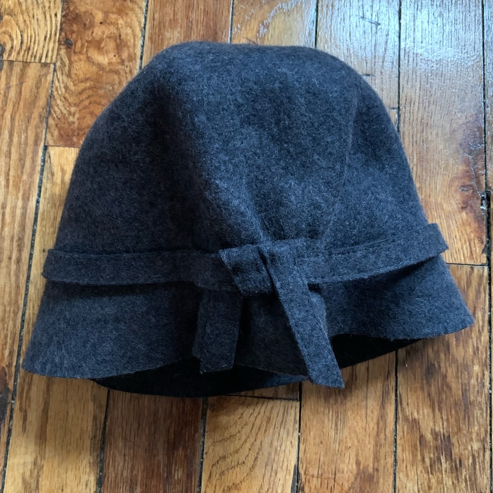 Banana Republic | gray hat
